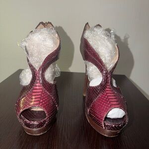 AUTHENTIC Fendi Burgundy Peep-Toe Heels